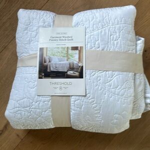 Threshold garmet washed paisley blanket Twin/ Twin XL NWT
